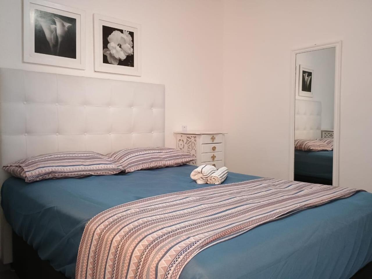 Apartamento Charmoso Em Frente A Praia Em 卡波布里奥 外观 照片